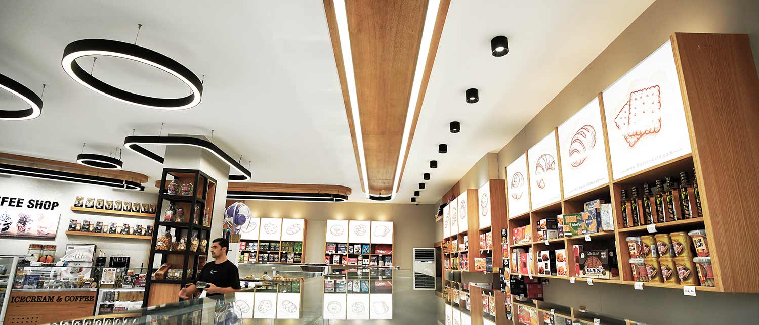 کلوچه-نادری-عکس-سایت-03 پروژه نورپردازی فروشگاه کلوچه نادری با محصولات اکووات